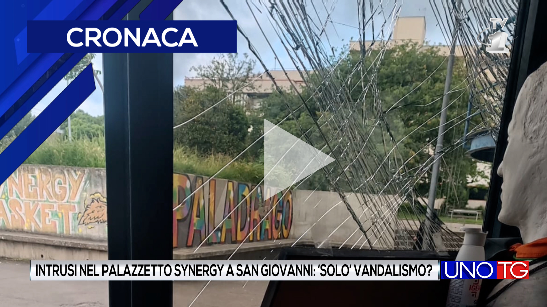 Intrusi nel Palazzetto Synergy a San Giovanni: 'solo' vandalismo?