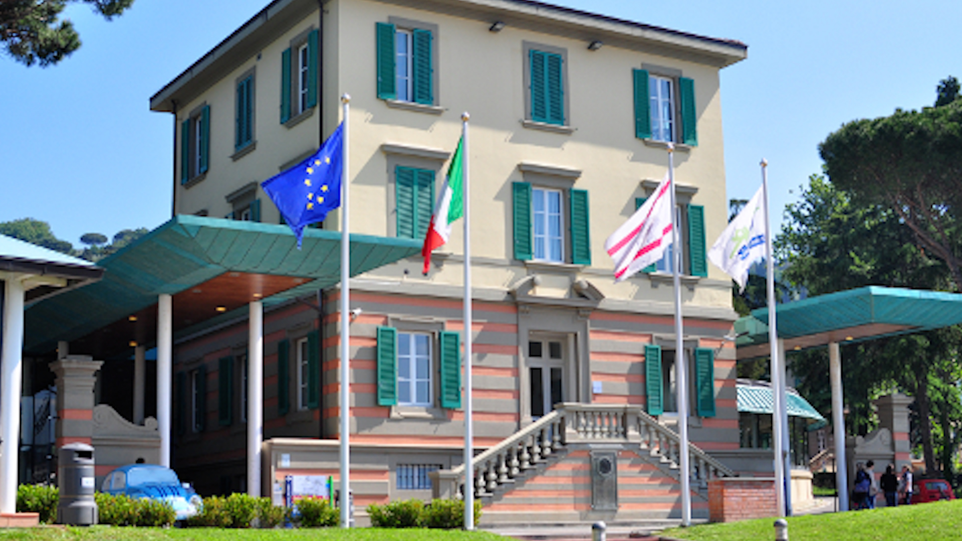 Tornata a casa la bambina caduta dalla finestra a Ponticino martedì sera.
