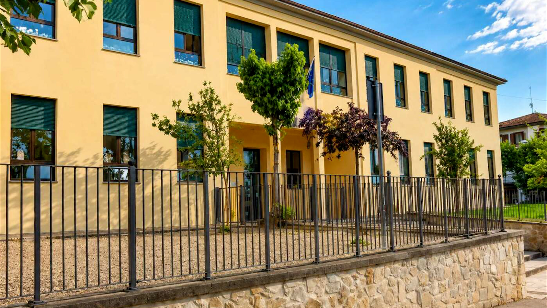 Aule pronte a Laterina Pergine Valdarno. Interventi di manutenzione in tutti i plessi del territorio.
